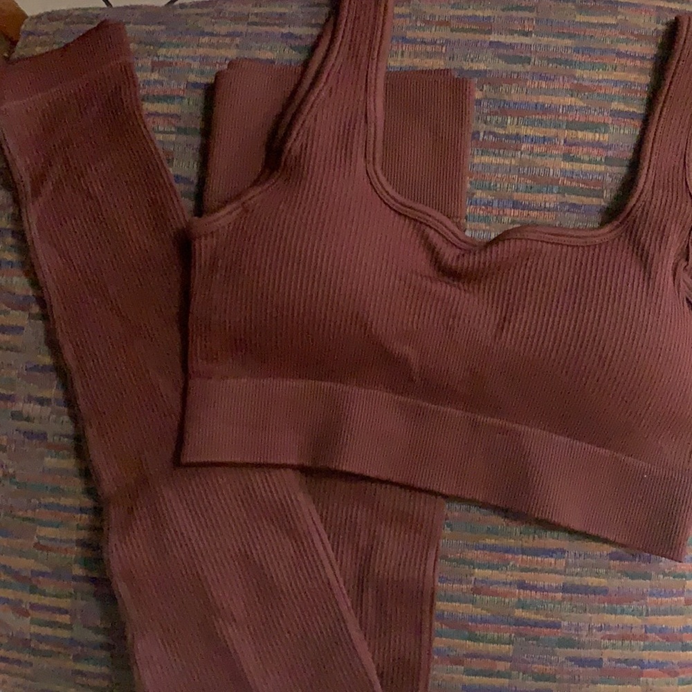 Sports bra and yoga pants set